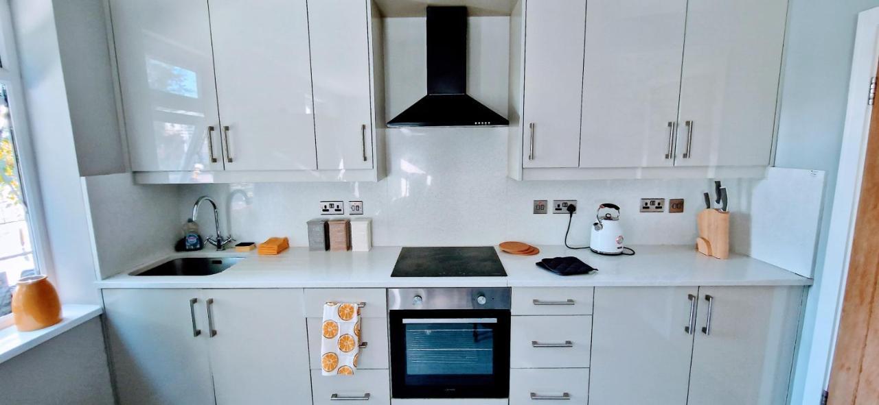 Central Reading Modern 3Br Flat - Walk To Station And High Street Kültér fotó